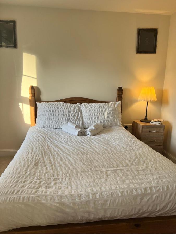 Cosy Double Room With Private Bathroom Homestay Caldecote Extérieur photo